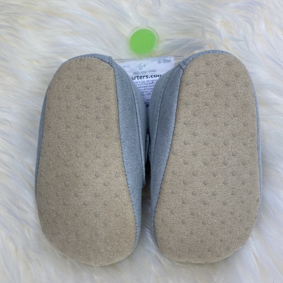 •carter’s• {little baby basics} Gray Velcro Baby booties [0-3 M] - Picture 5 of 6
